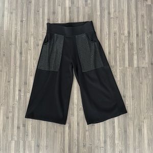 Per Se by Carlisle Black Cropped Wide Leg Pants - Size M